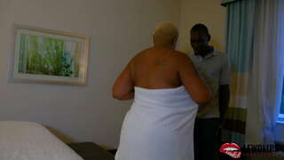 Elonyuliweyo Onyxx fucking massage yakhe therapist