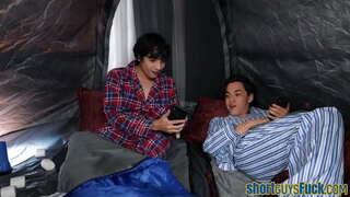 Busty puma bűntette rövid srácok trió, amíg cumshot