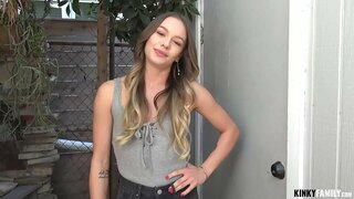 Kinky Teaghlach - I òg vagina