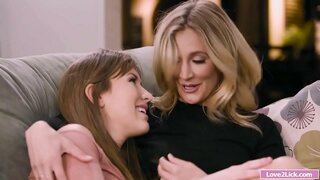 Мачеха меорад худро хари дрочит ва лижет падчерица