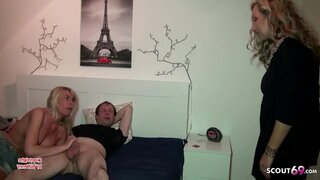 Nadržaný MILF s Mega Kozy chytil váš najlepší priateľ pri rozhodovaní sa a zmení sa na Trojku asi hovoriť