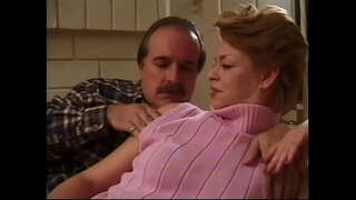 ���ረጃ አዋቂ Sharin ቅድሚያ blowing cock ጋር ግምገማዎች ጥልቅ pussy drilling እና cumshot በግራ ይታያል